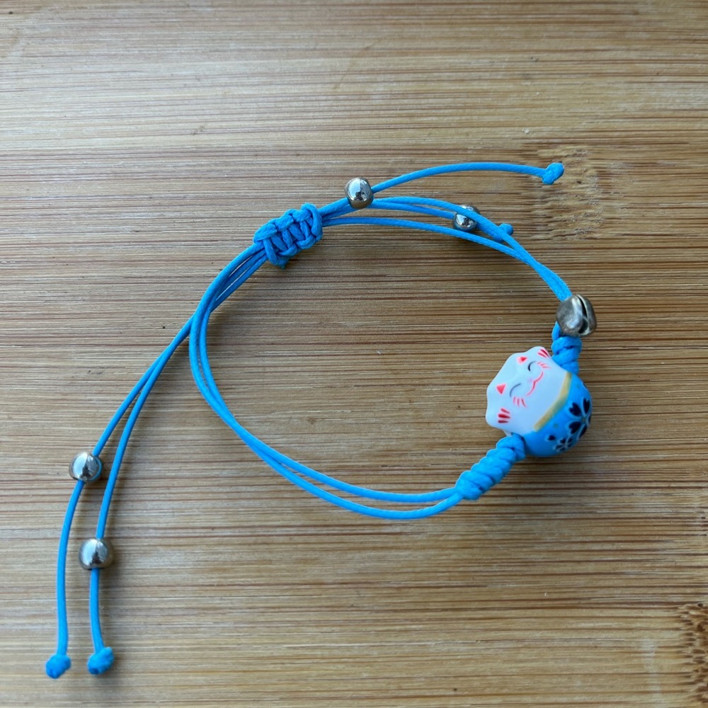 Lucky Cat Maneki Neko Charm Light Blue Bracelet - Picture 4 of 6
